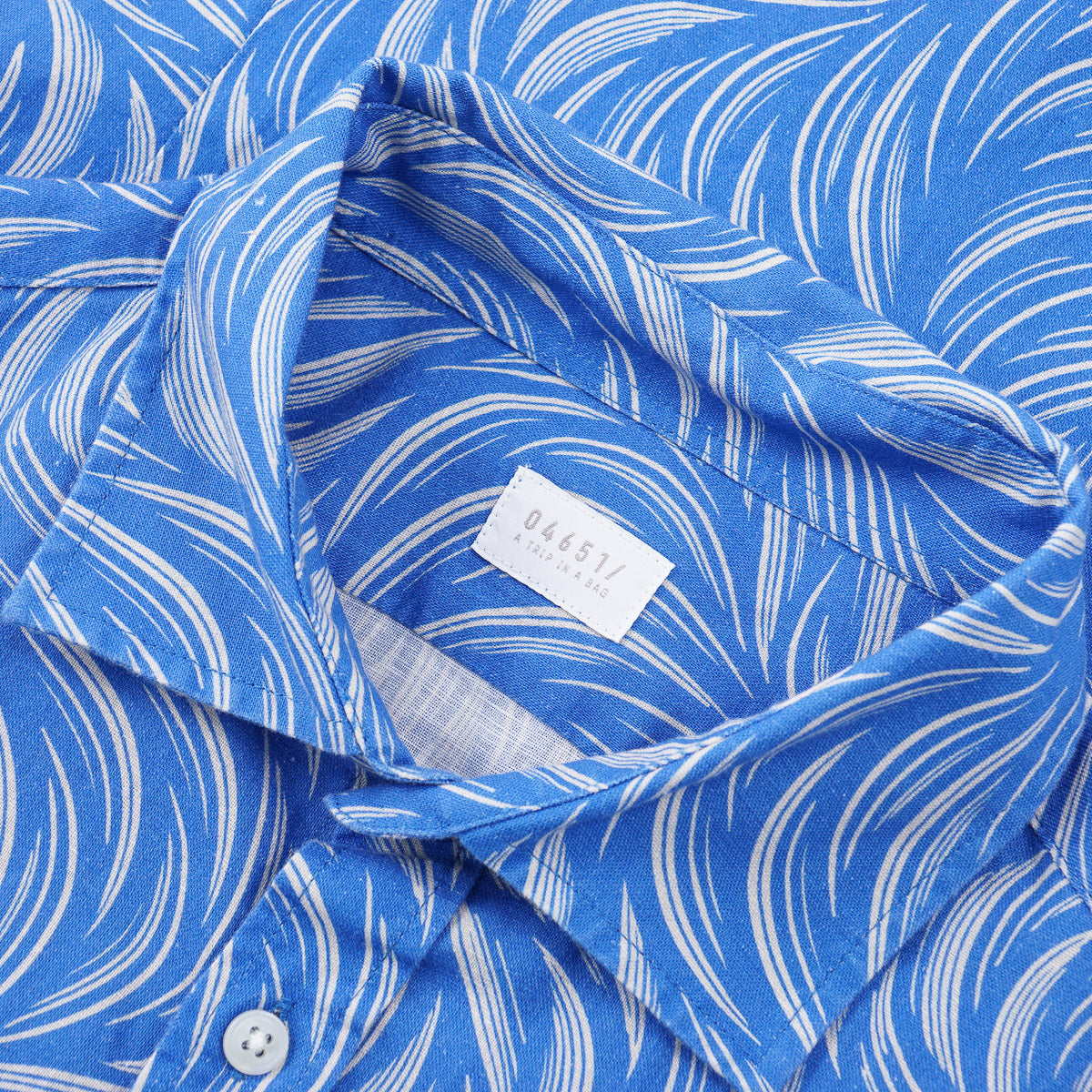 04651 / A Trip in a Bag Linen Wavy Shirt - Top Shelf Apparel