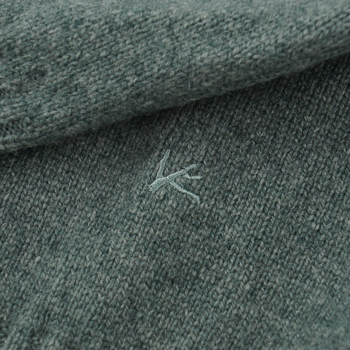 Isaia Slim-Fit Pure Cashmere Sweater