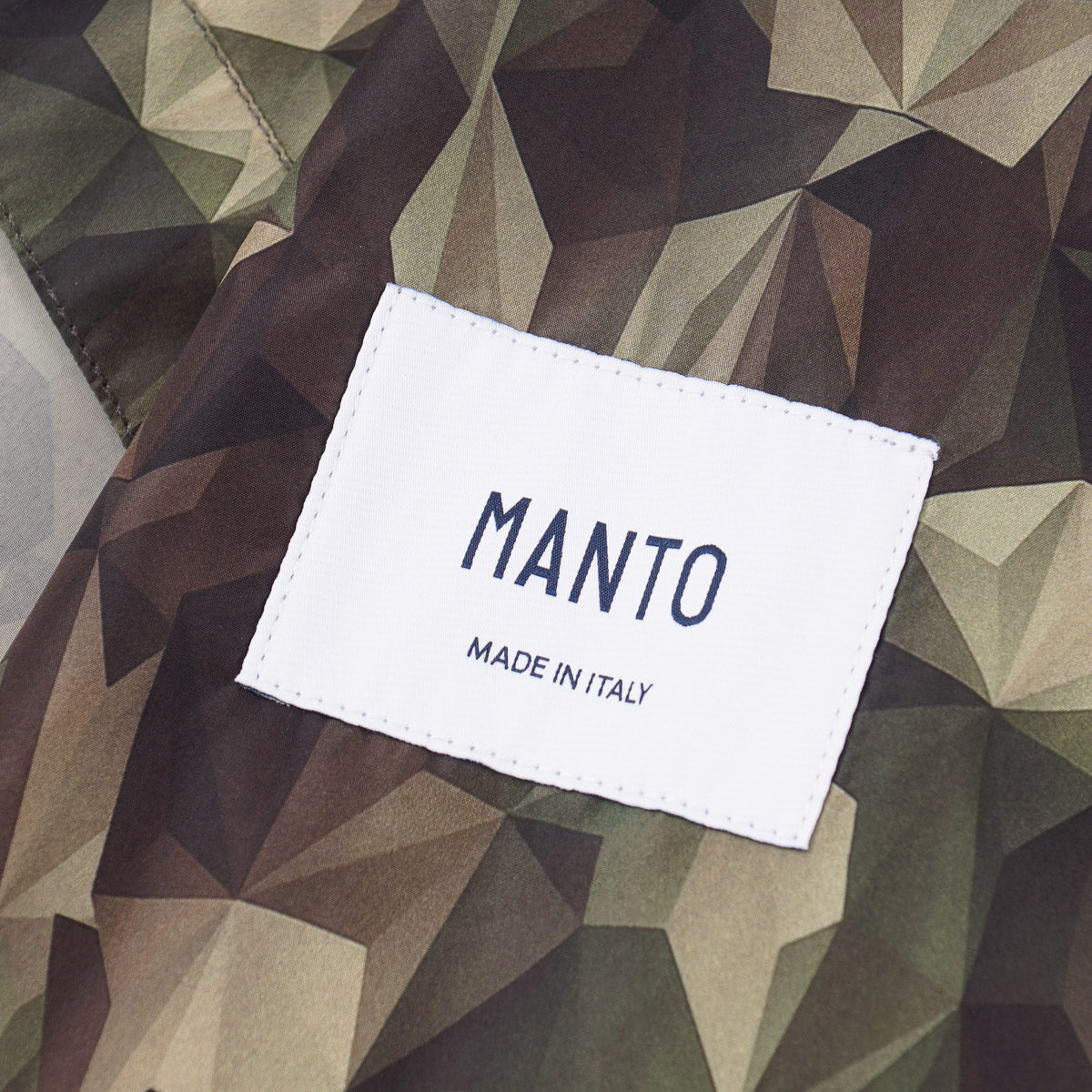 Manto Lightweight Packable Hooded Jacket