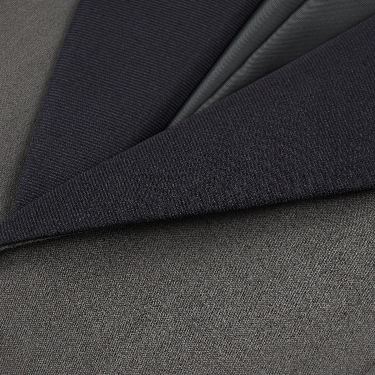 Isaia Wool Peak Lapel Dinner Jacket