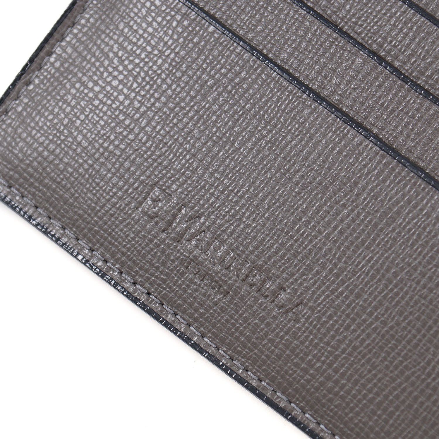 Bi-fold wallet in Grained calfskin - Grey